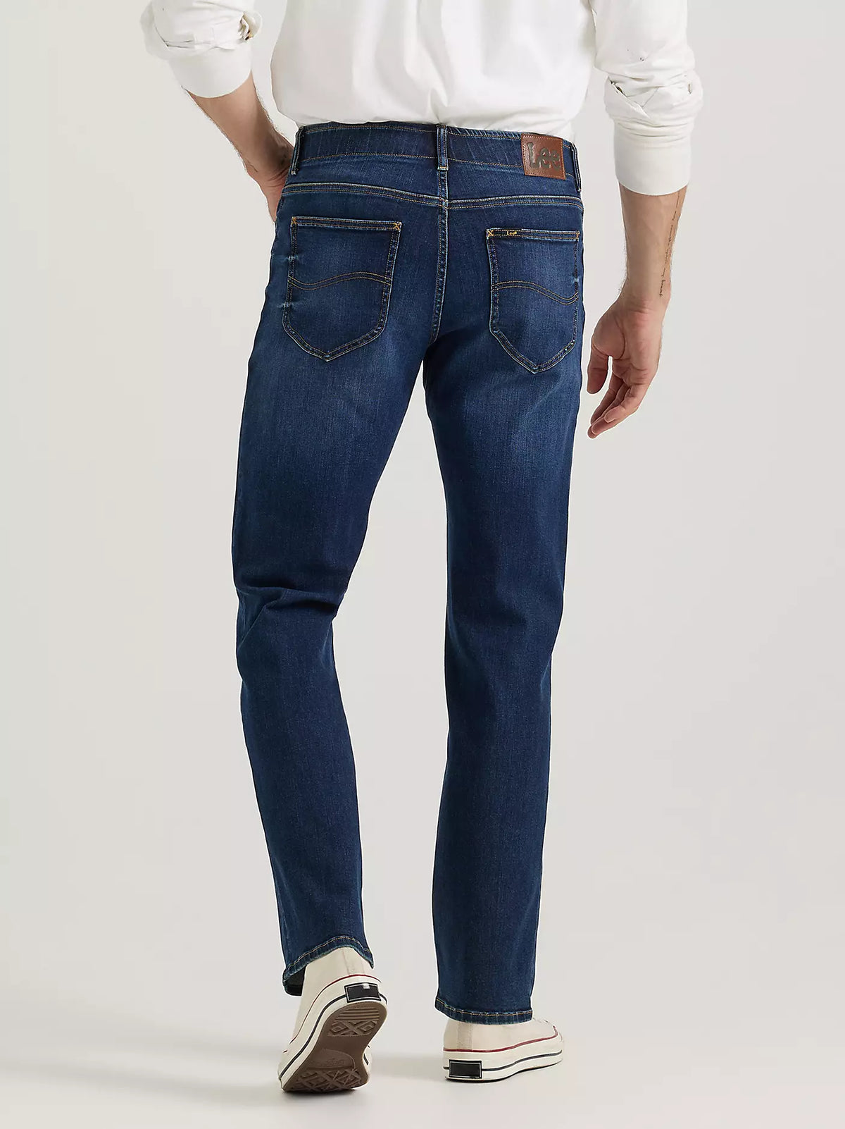 Mens Extreme Motion Regular Fit Straight Leg Jean - Oleo