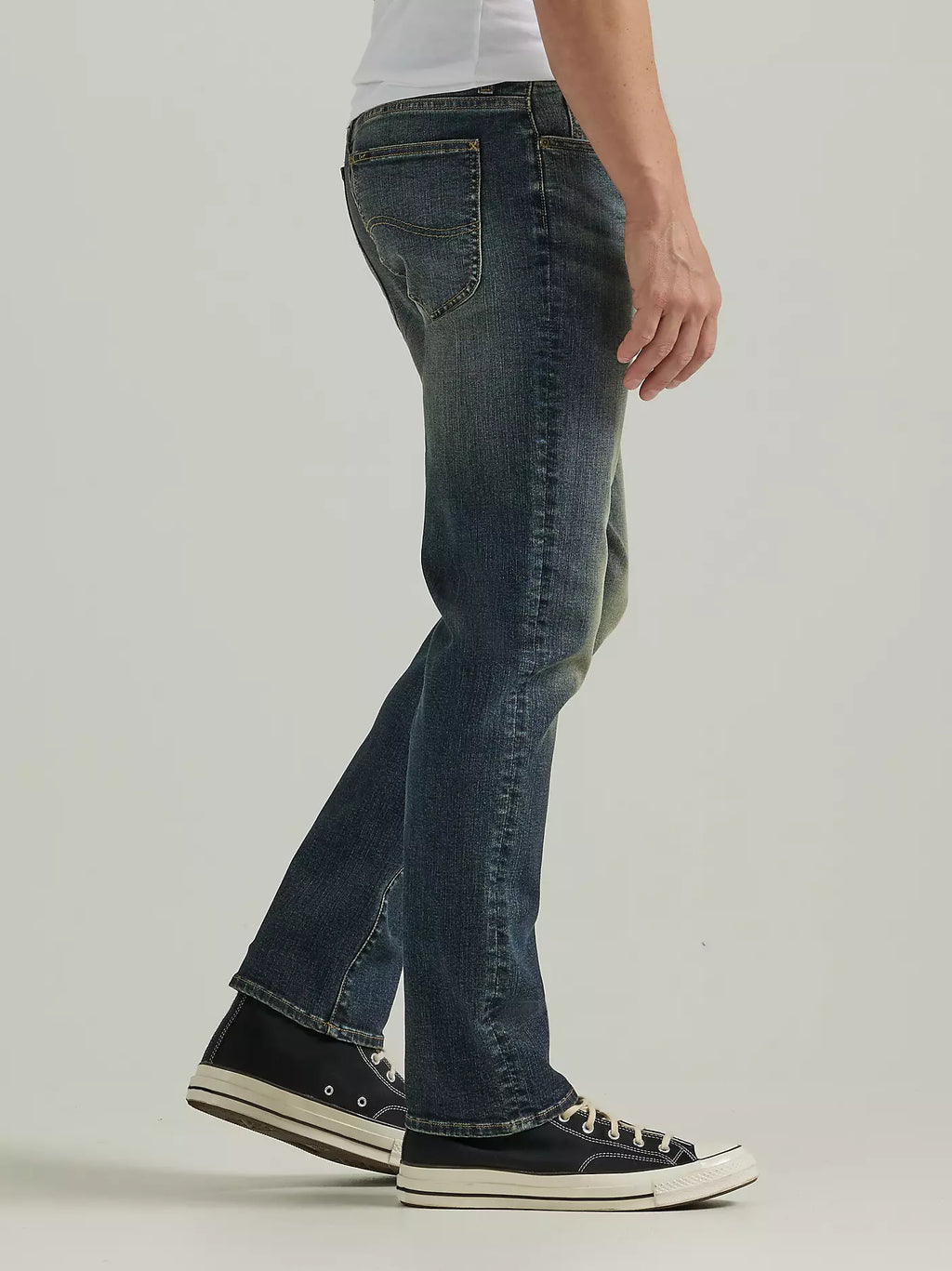 Mens Extreme Motion Regular Fit Straight Leg Jean - New Maverick