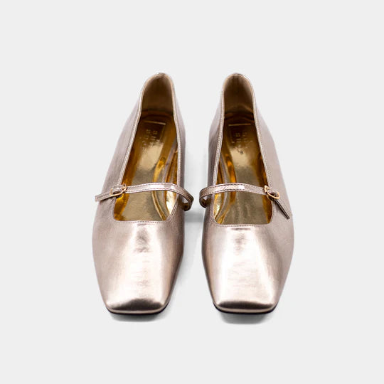 ADELE GOLD FLAT