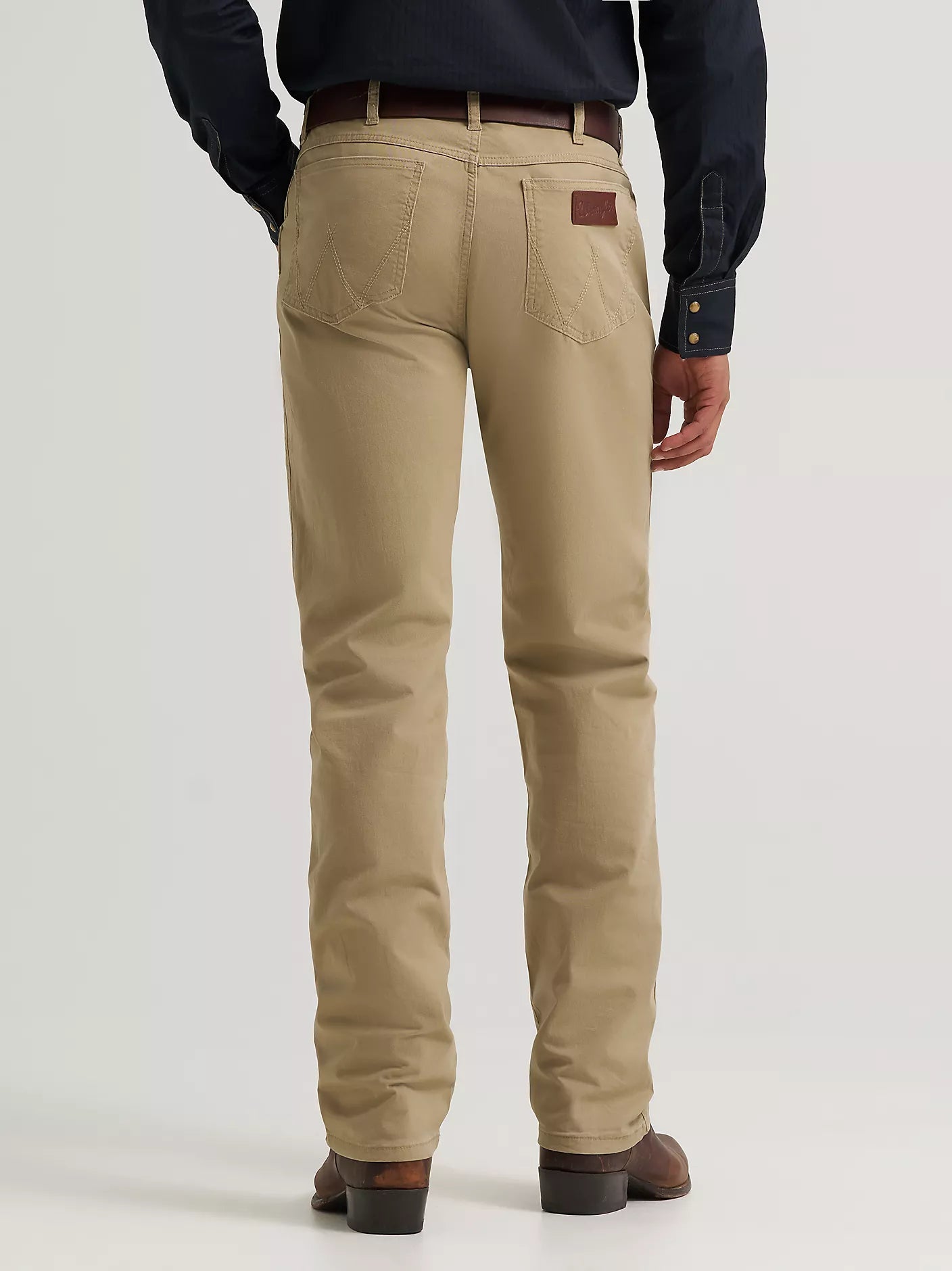 Fawn WRG Men's Wrangler Retro Stretch Twill--Slim Straight