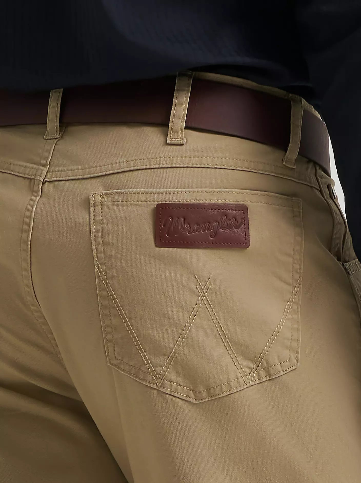 Fawn WRG Men's Wrangler Retro Stretch Twill--Slim Straight