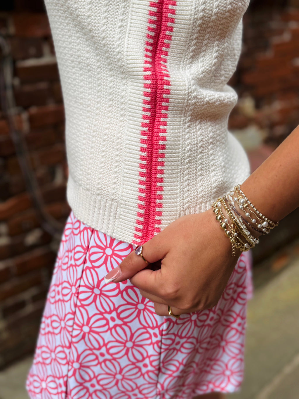W Layla Contrast Border Sweater Tank-Sand White
