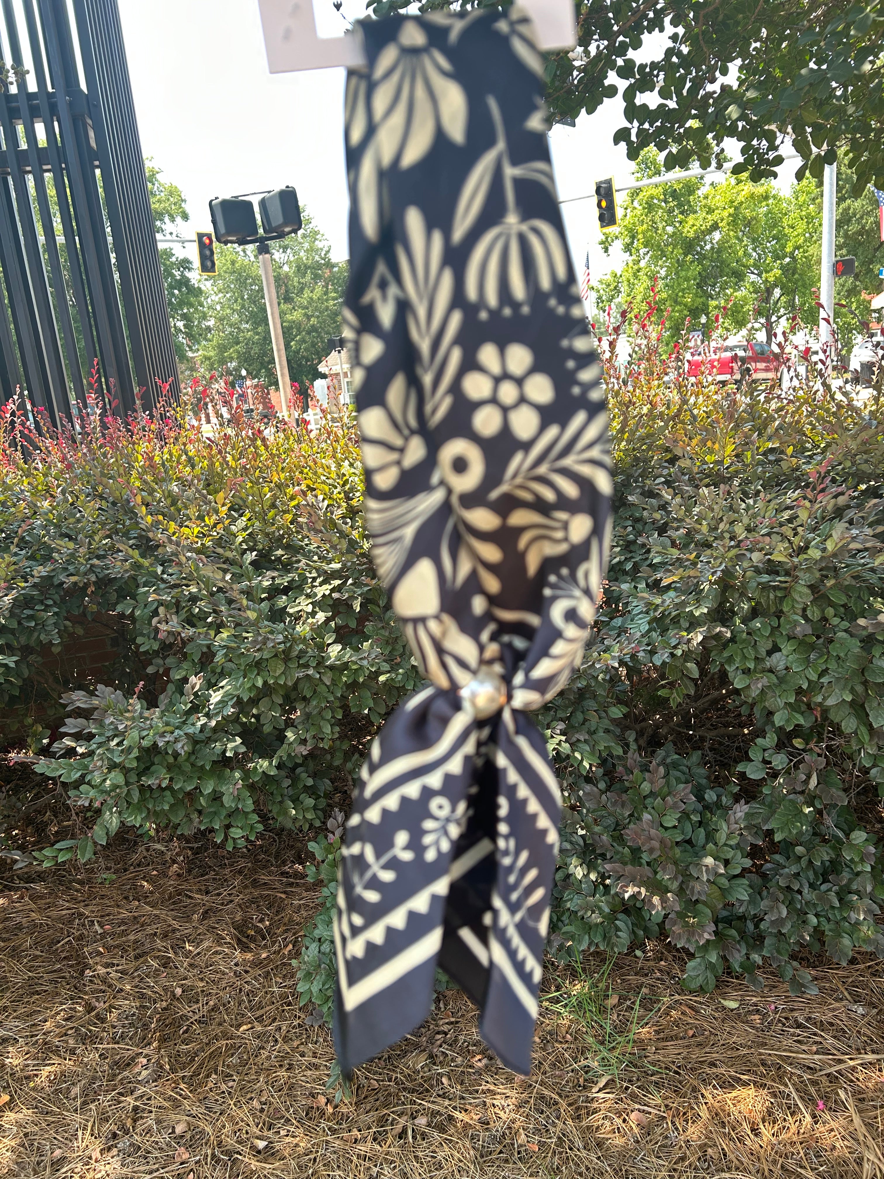 Magnetic Wild Rag