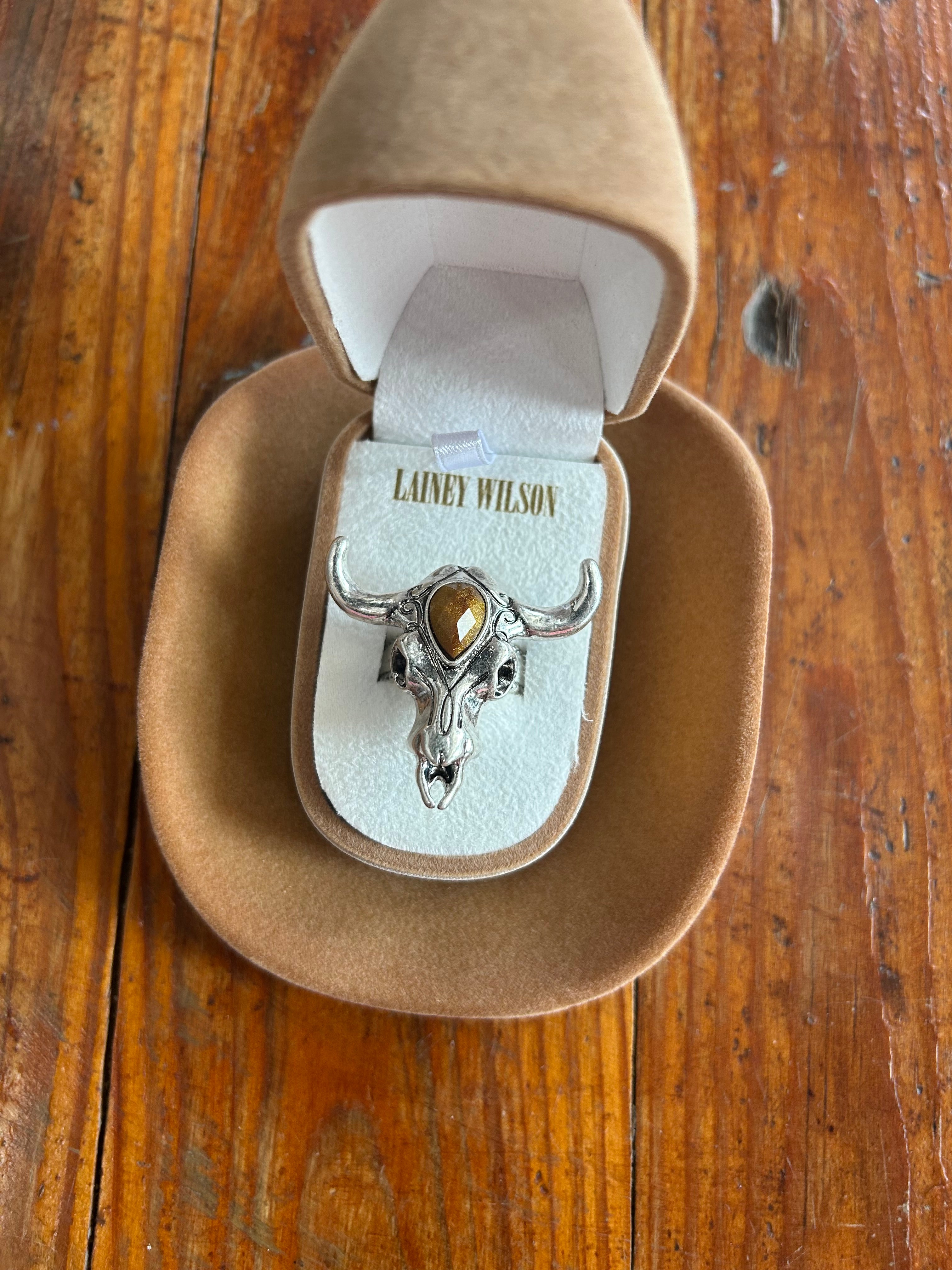 RINGS, LAINEY WILSON COWBOY HAT BOX