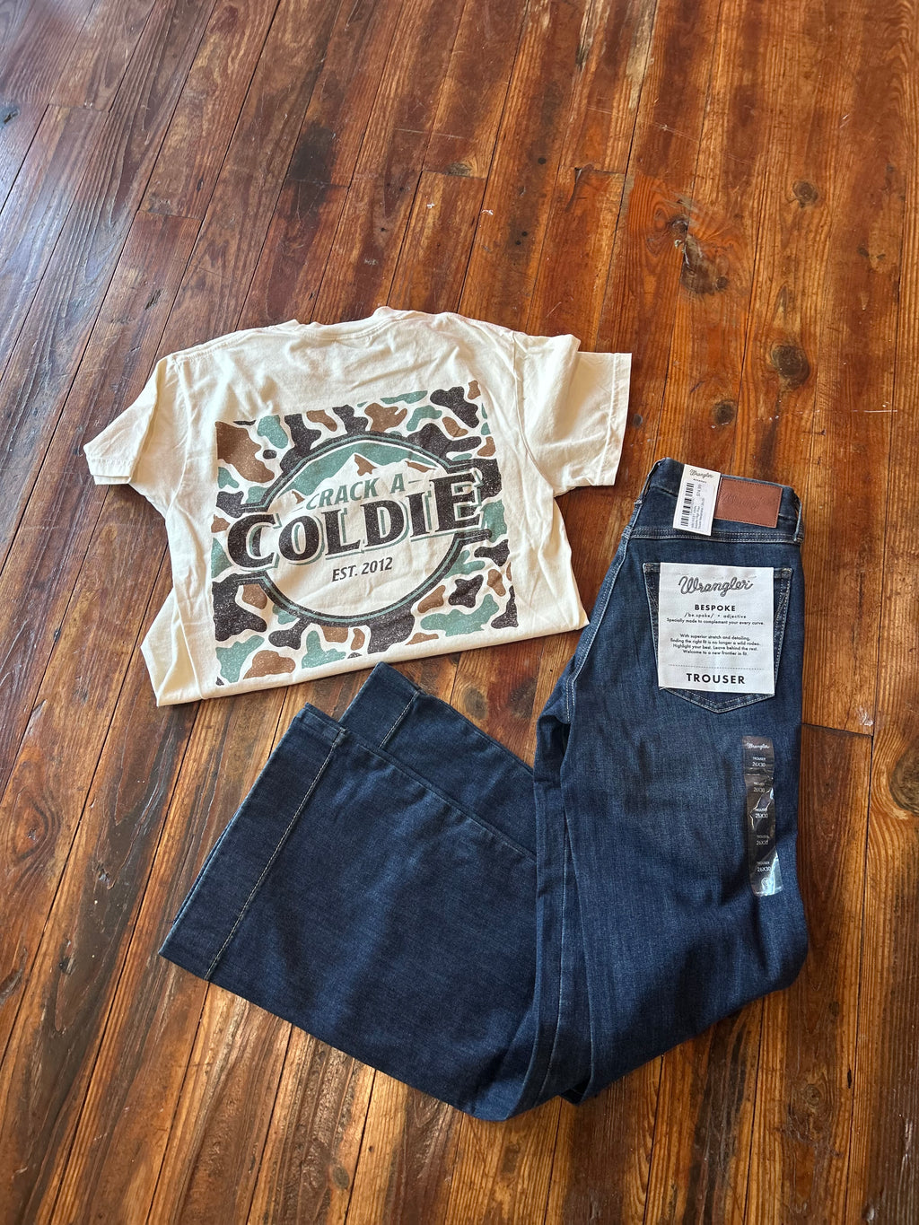 Camo Mountain Crack A Coldie SS Tee - Ivory