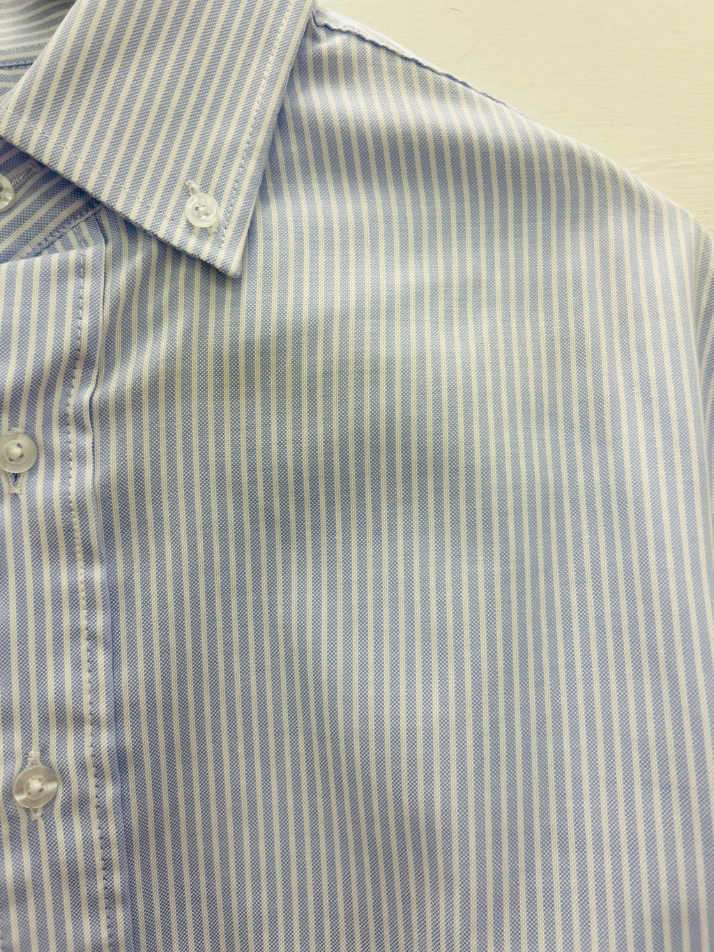 GQ LABEL BUTTON DOWN