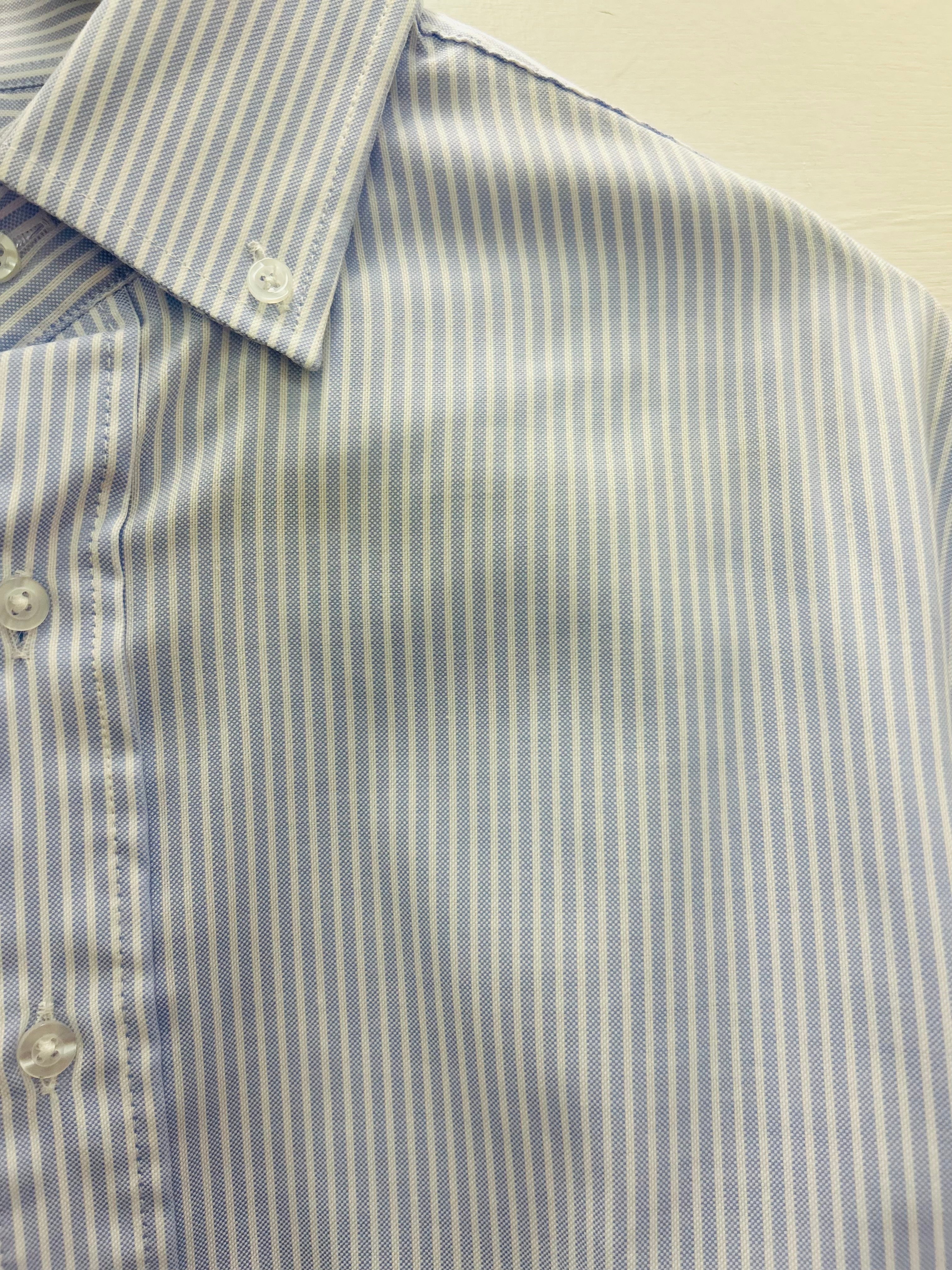 GQ LABEL BUTTON DOWN
