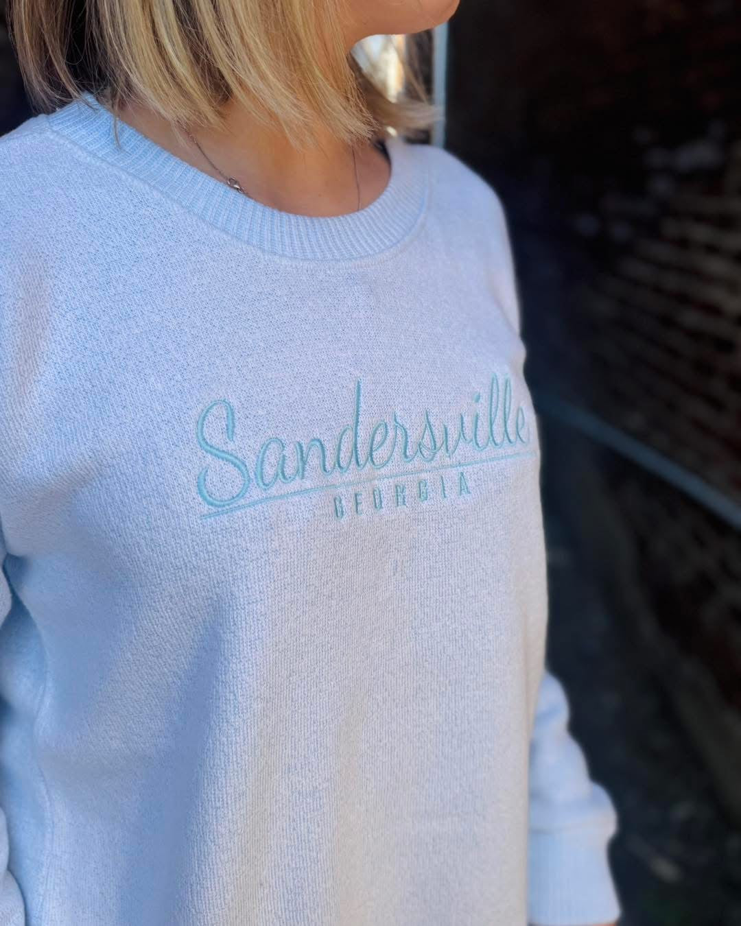 Sandersville Embroidered Nantucket Pullover W/ round hem