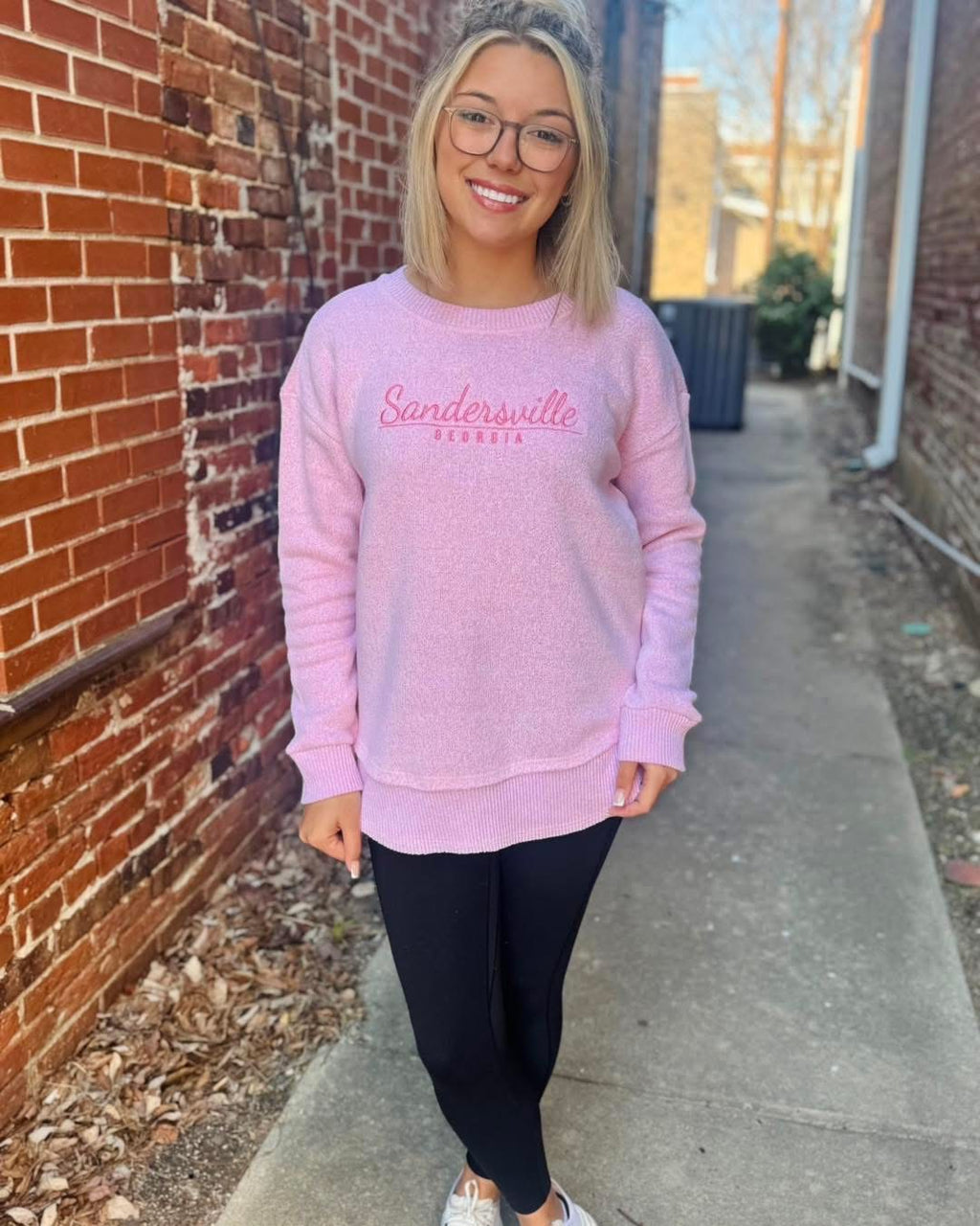 Sandersville Embroidered Nantucket Pullover W/ round hem