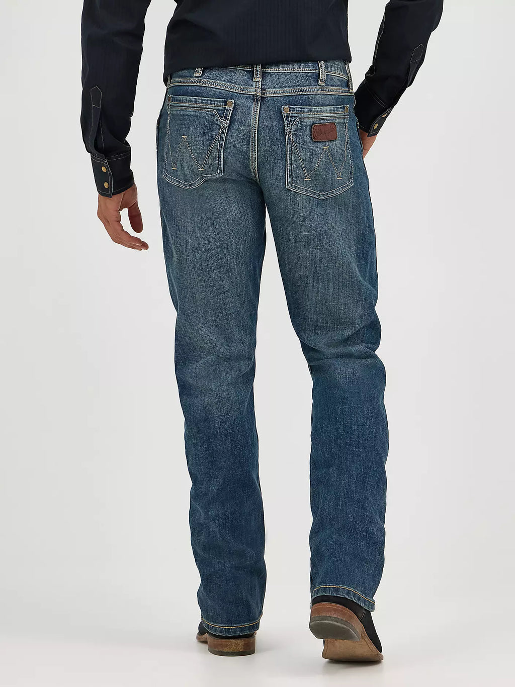 Layton WRG Mens Wrangler Retro Jeans--Slim Boot