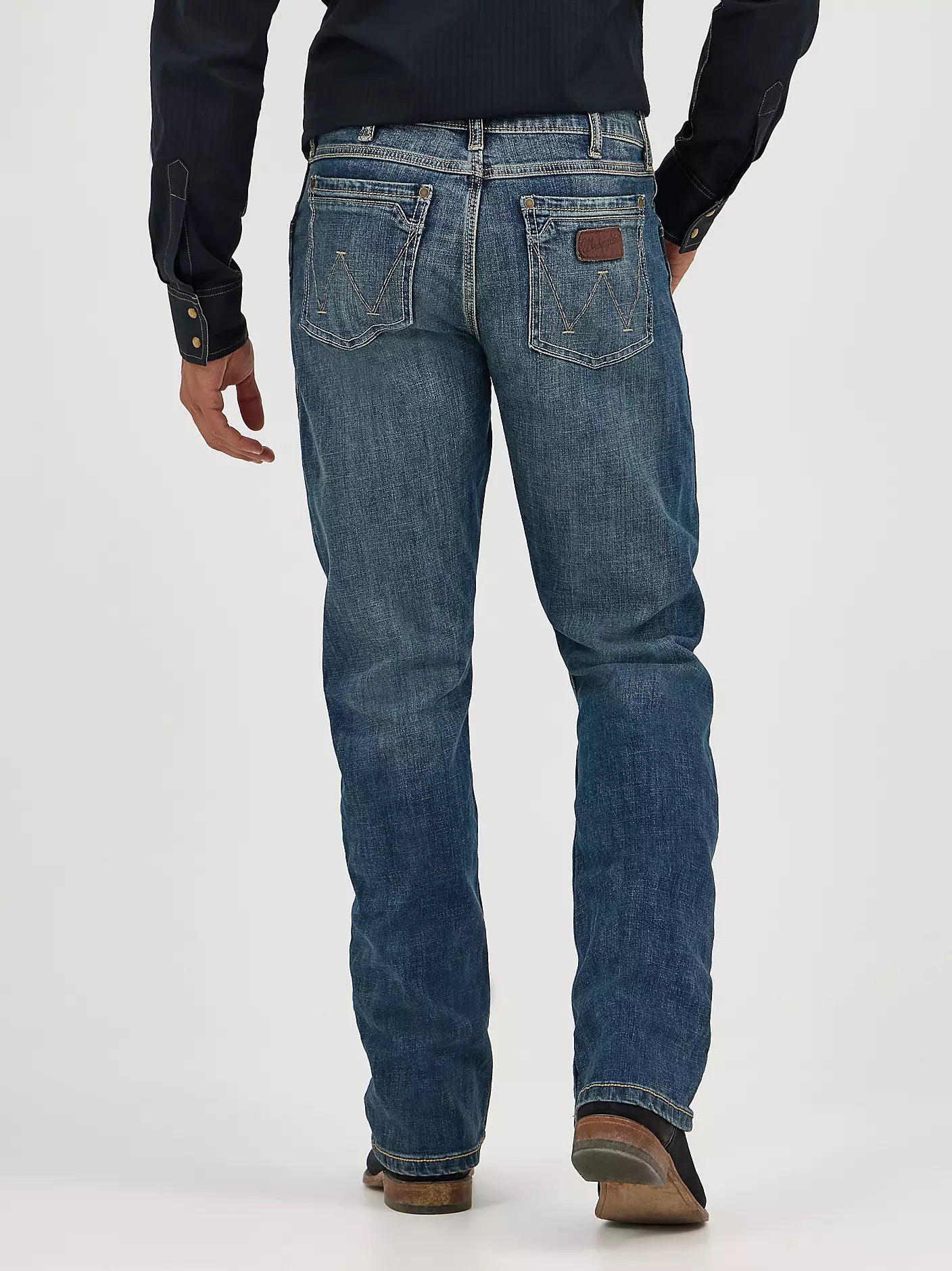 Layton WRG Mens Wrangler Retro Jeans--Slim Boot