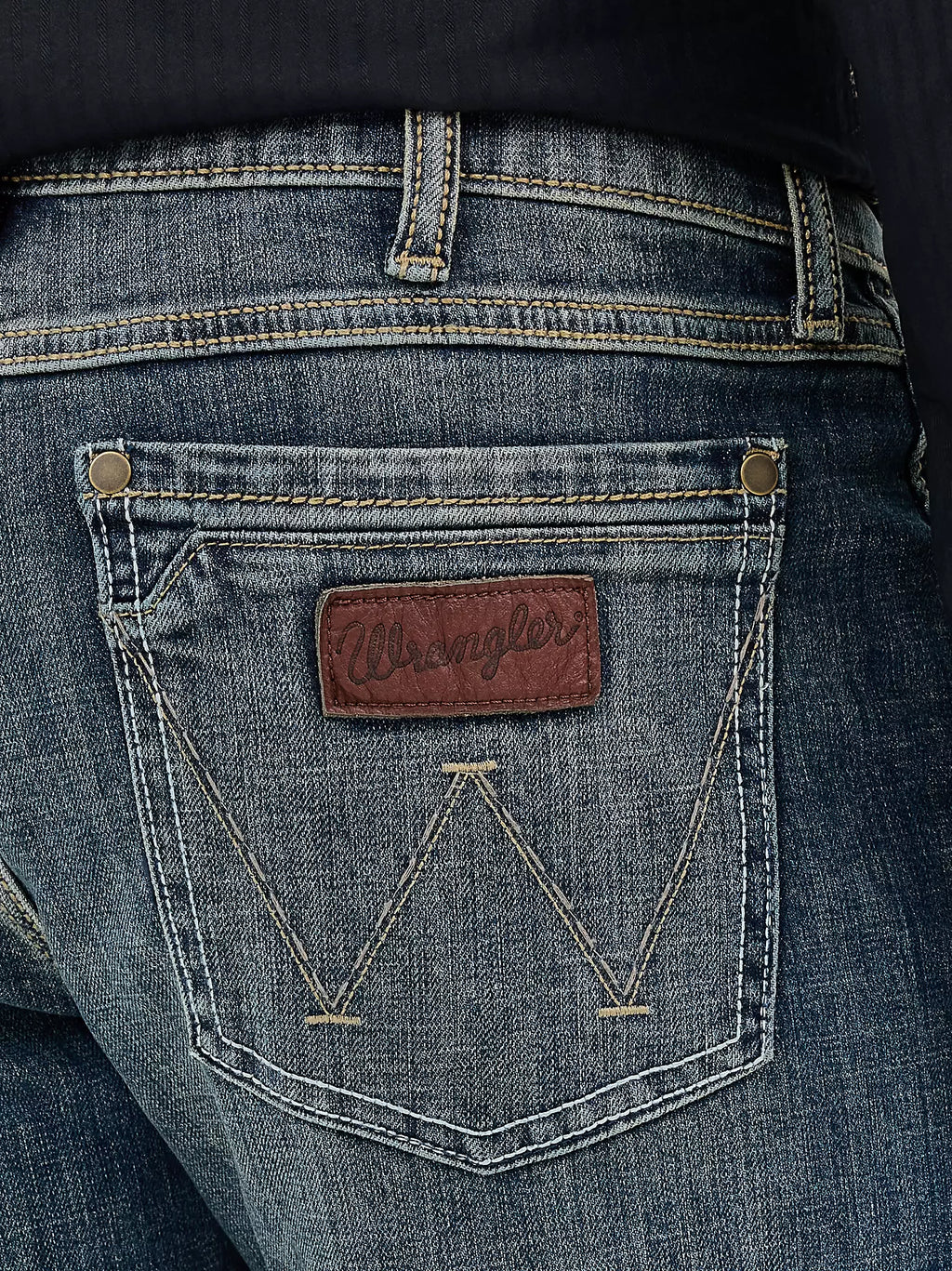 Layton WRG Mens Wrangler Retro Jeans--Slim Boot