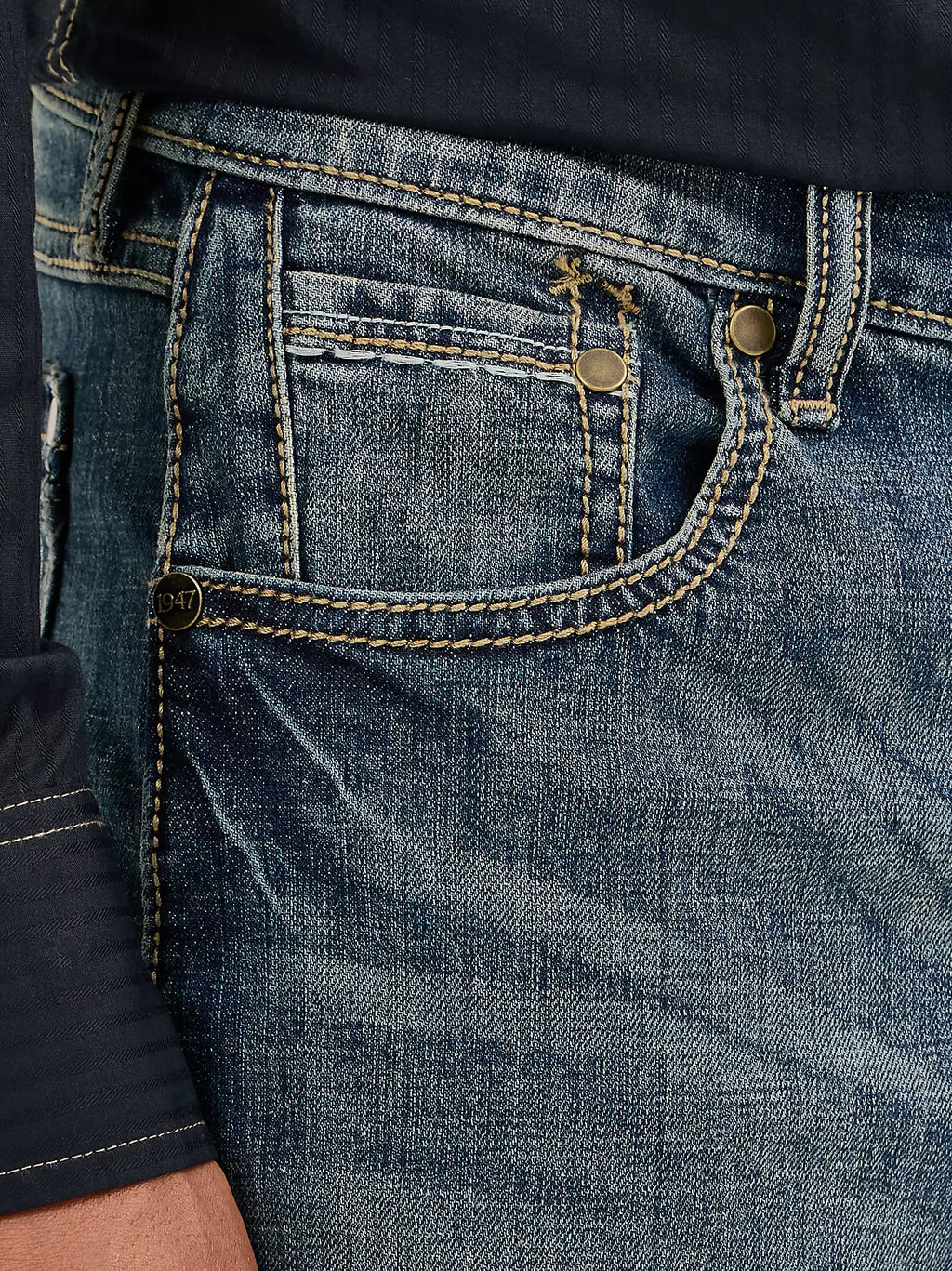 Layton WRG Mens Wrangler Retro Jeans--Slim Boot