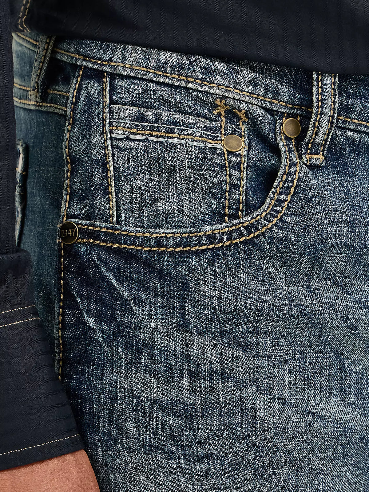 Layton WRG Mens Wrangler Retro Jeans--Slim Boot