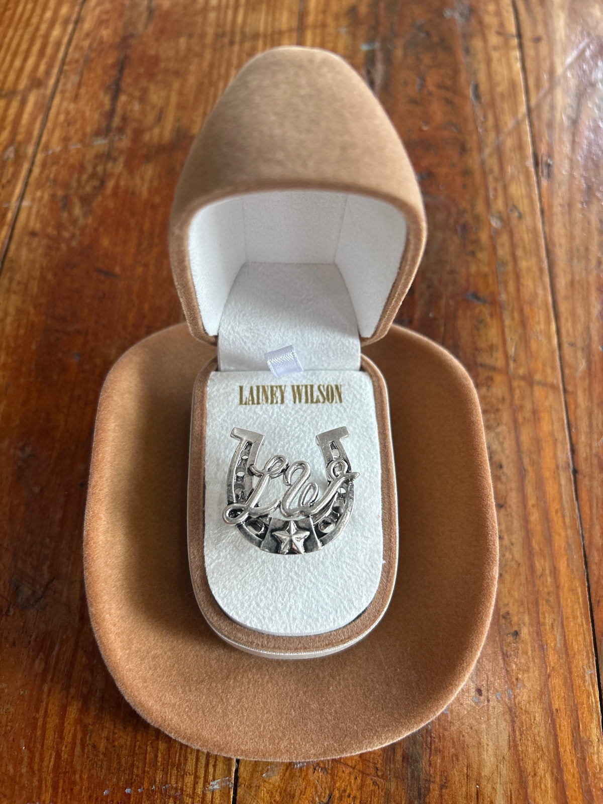 RINGS, LAINEY WILSON COWBOY HAT BOX